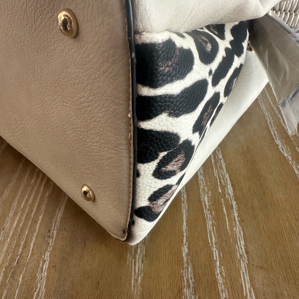 Jen & Co. Satchel Purse. - Picture 10 of 14